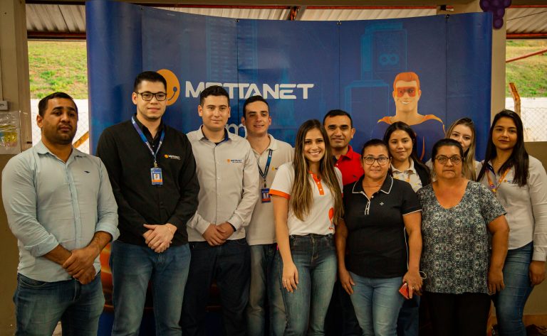 Mottanet entrega os agasalhos da campanha “Seu guarda roupa não sente frio 2022”