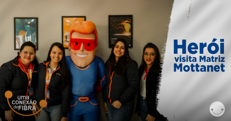 Fibraman visita a cidade de Sengés e surpreende a todos com sua identidade secreta
