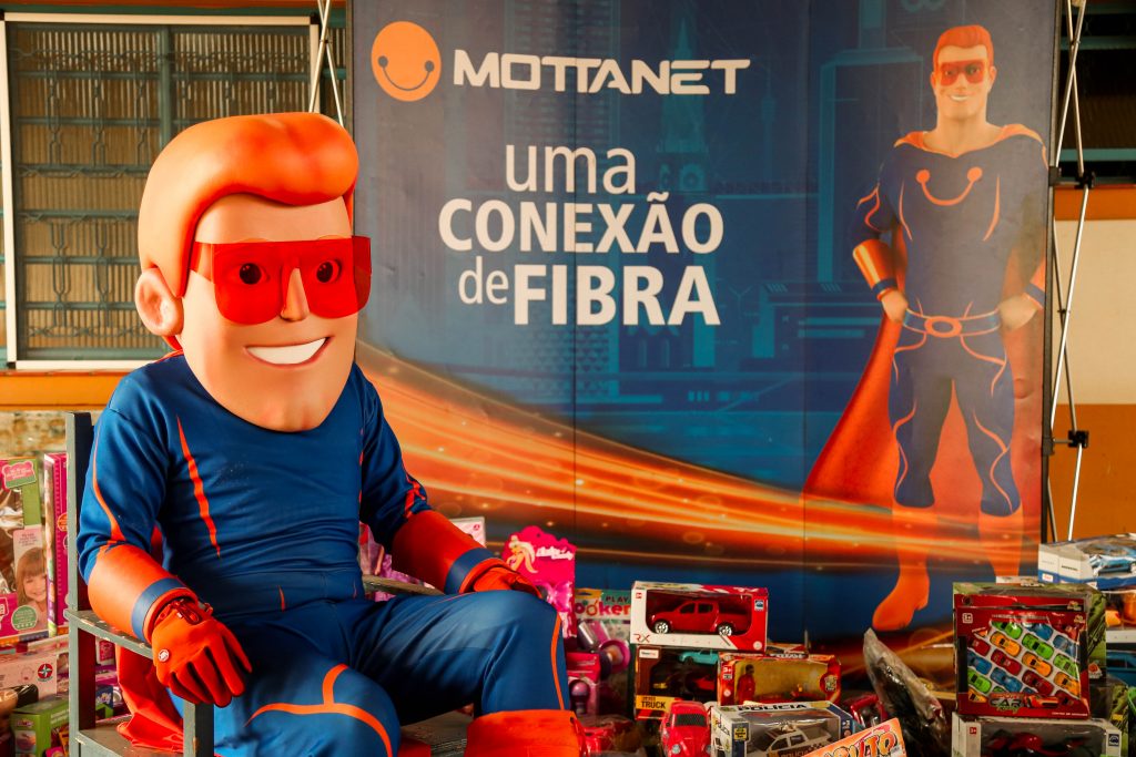 Mottanet realiza entrega de brinquedos em APAE de Sengés PR.