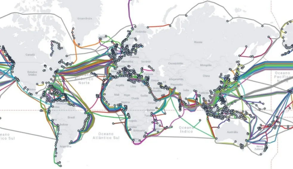 Cabos de Internet submarinos, que levam a conexão até a sua casa